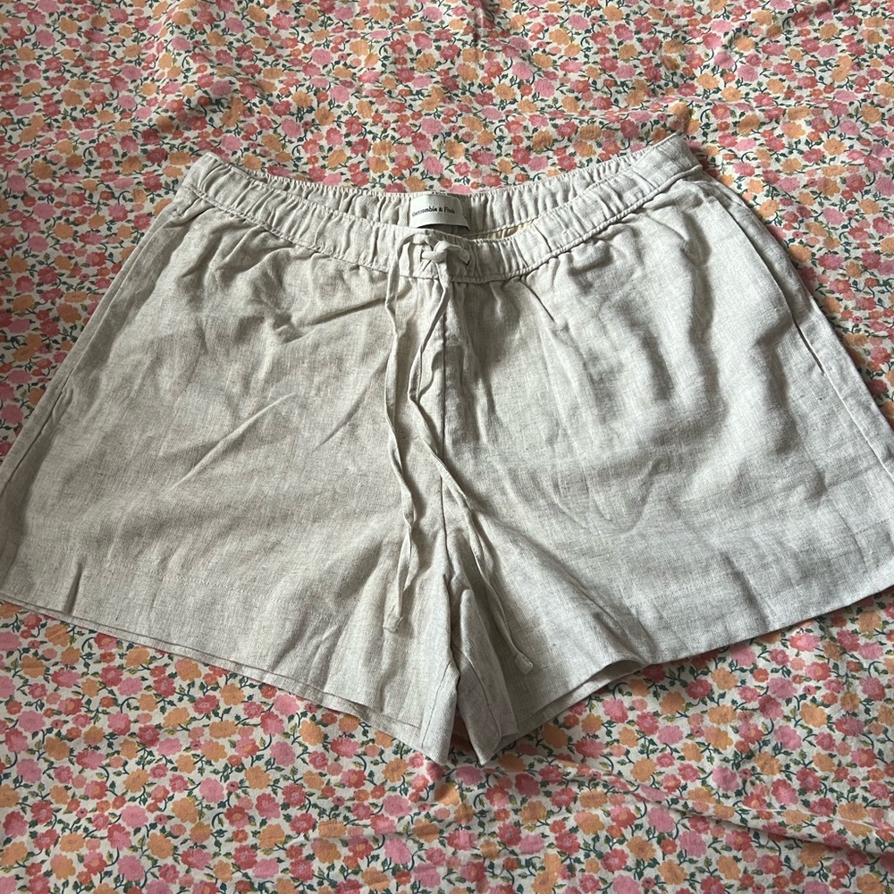 NWOT Abercrombie Tan Linen Women’s Drawstring Shorts
